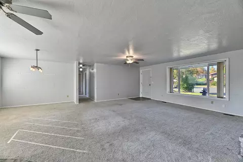 1221 Adele Dr, Grants Pass, OR 97526 photo 6