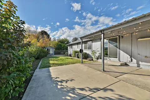 1221 Adele Dr, Grants Pass, OR 97526 photo 19
