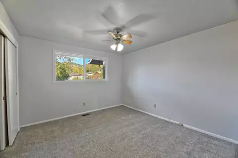 1221 Adele Dr, Grants Pass, OR 97526 photo 14