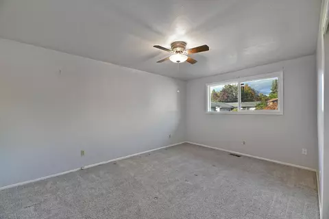 1221 Adele Dr, Grants Pass, OR 97526 photo 17