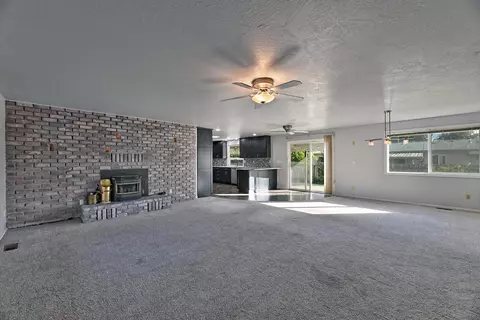 1221 Adele Dr, Grants Pass, OR 97526 photo 5