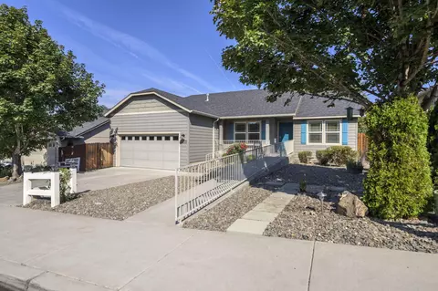 3335 SW Antler Ridge Ln, Redmond, OR 97756