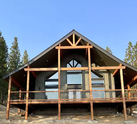 141157 Emerald Meadows Way, Crescent Lake, OR 97733