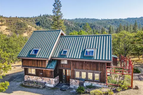 175 Beacon Hill Ln, Ashland, OR 97520