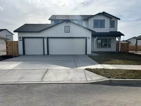 1086 NW Walnut Ave #72, Redmond, OR 97756