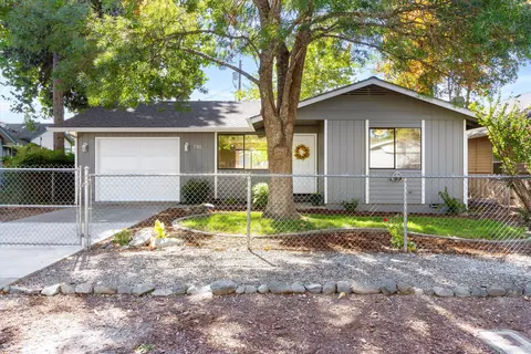 731 SW I St, Grants Pass, OR 97526