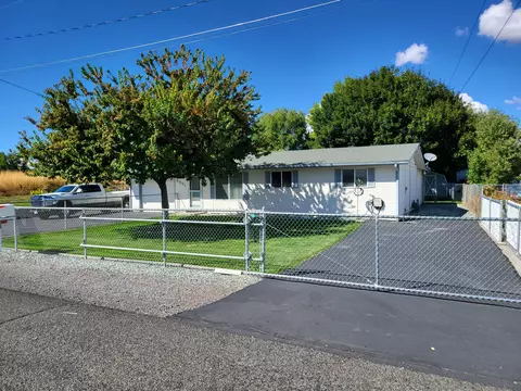 3821 Sturdivant Ave, Klamath Falls, OR 97603