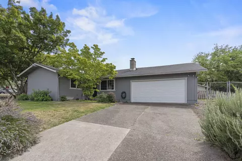 3008 Pippin Cir, Medford, OR 97504