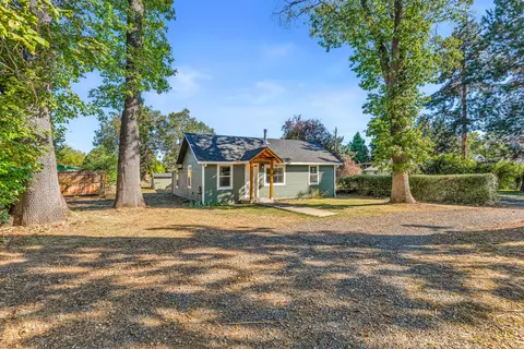 1968 Pioneer Rd, Talent, OR 97540