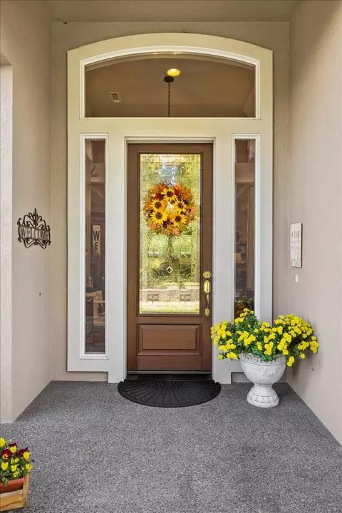 Entry Way - 1105 Pumpkin Rdg, Eagle Point, OR 97524 photo 1 of 3