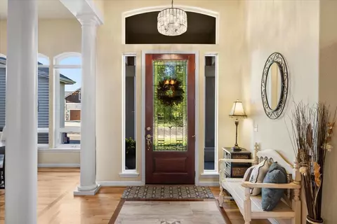 Entry Way - 1105 Pumpkin Rdg, Eagle Point, OR 97524 photo 3 of 3