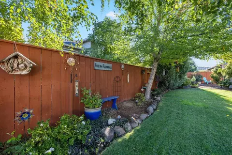 Exterior - 1105 Pumpkin Rdg, Eagle Point, OR 97524 photo 4 of 9