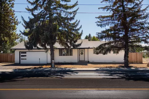 2632 SW Yew Ave, Redmond, OR 97756
