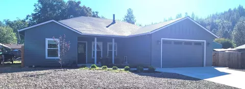 478 Yewwood Dr, Shady Cove, OR 97539