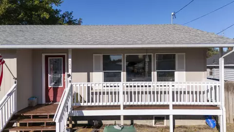 745 NW Claypool St, Prineville, OR 97754