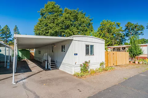 22071 Highway 62 # 17, Shady Cove, OR 97539
