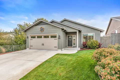 2055 La Connor Dr, Medford, OR 97501