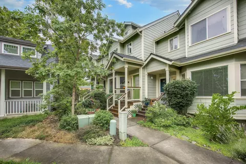 919 Bellview Ave #3, Ashland, OR 97520