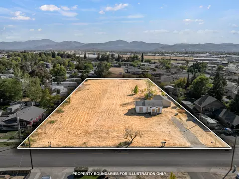252 De Barr Ave, Medford, OR 97501