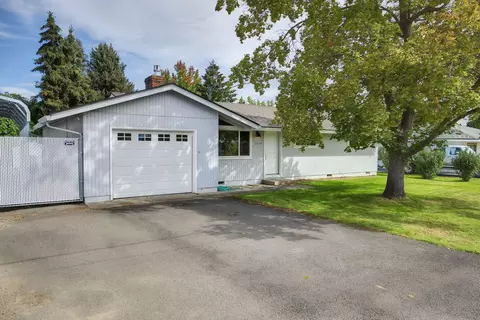 2544 Thorn Oak Dr, Medford, OR 97501