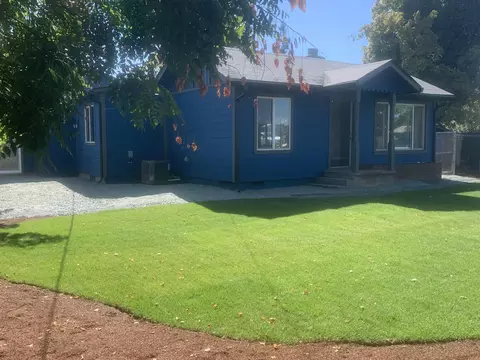 2279 Sunset Dr, Medford, OR 97501