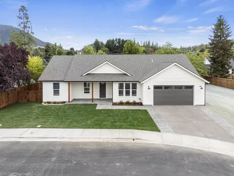 1057 SE Jerrine St, Grants Pass, OR 97527