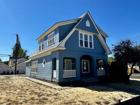243 N Holly St, Medford, OR 97501