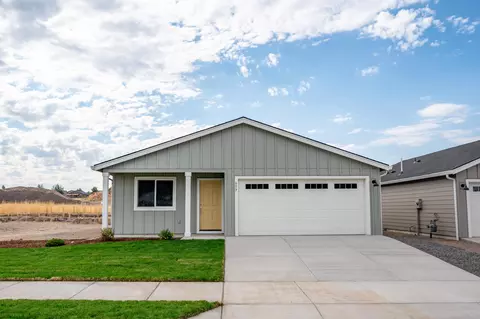 659 NE Mccampbell St, Madras, OR 97741