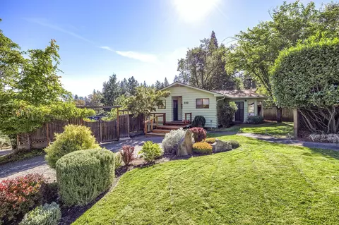 680 Elkader St, Ashland, OR 97520