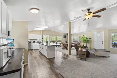 132 Marcy Loop Rd, Grants Pass, OR 97527 photo 5
