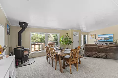 132 Marcy Loop Rd, Grants Pass, OR 97527 photo 4
