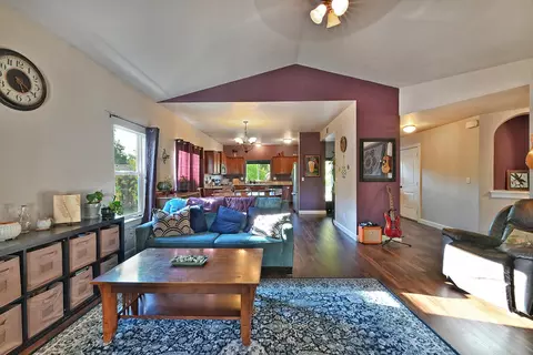 3625 Hilsinger Rd, Phoenix, OR 97535 photo 3