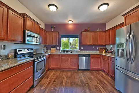 3625 Hilsinger Rd, Phoenix, OR 97535 photo 4