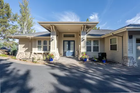 3364 NW Starview Dr, Bend, OR 97703 photo 2