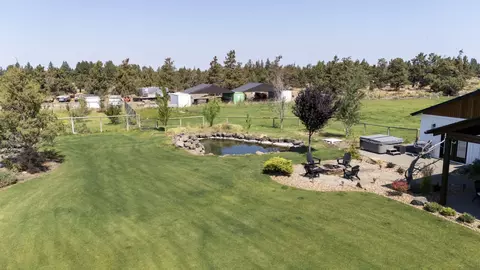 Exterior - 21390 View Ln, Bend, OR 97701 photo 9 of 14