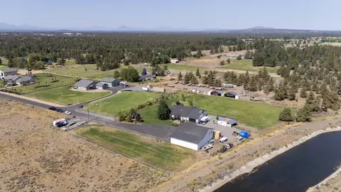 View/Area - 21390 View Ln, Bend, OR 97701 photo 10 of 12