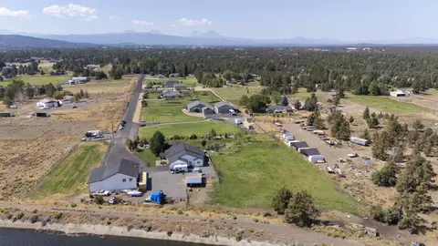 View/Area - 21390 View Ln, Bend, OR 97701 photo 11 of 12