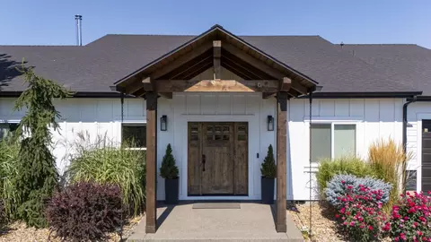 21390 View Ln, Bend, OR 97701