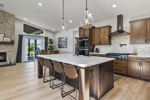 Kitchen - 21390 View Ln, Bend, OR 97701 photo 2 of 7