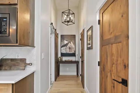 Entry Way - 21390 View Ln, Bend, OR 97701 photo 5 of 5