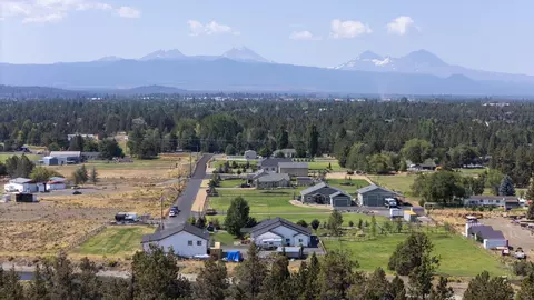 View/Area - 21390 View Ln, Bend, OR 97701 photo 2 of 12