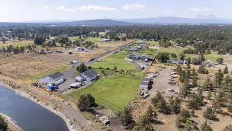 View/Area - 21390 View Ln, Bend, OR 97701 photo 4 of 12