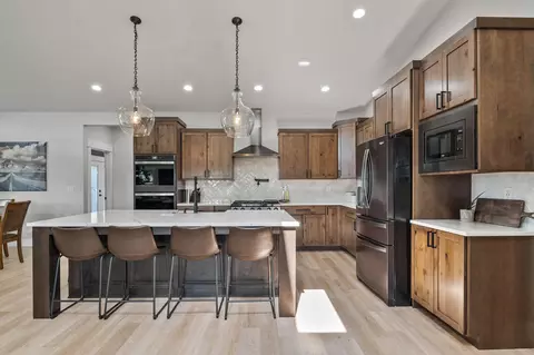 Kitchen - 21390 View Ln, Bend, OR 97701 photo 1 of 7