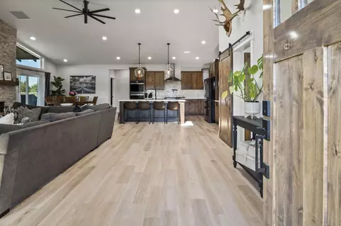Entry Way - 21390 View Ln, Bend, OR 97701 photo 1 of 5