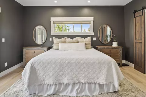 Bedroom - 21390 View Ln, Bend, OR 97701 photo 3 of 3