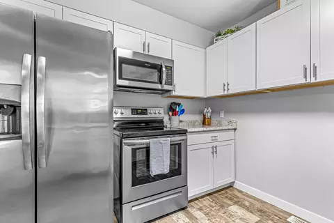 720 N 3rd St, Central Point, OR 97502 photo 10