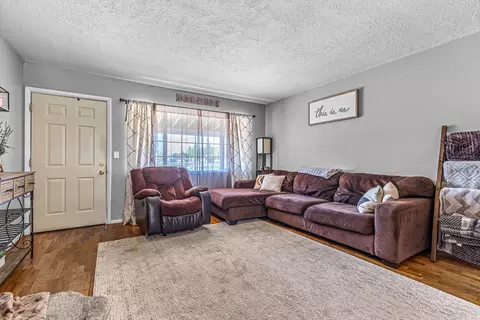720 N 3rd St, Central Point, OR 97502 photo 6