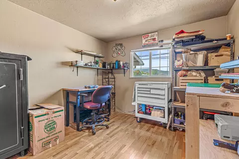 720 N 3rd St, Central Point, OR 97502 photo 17