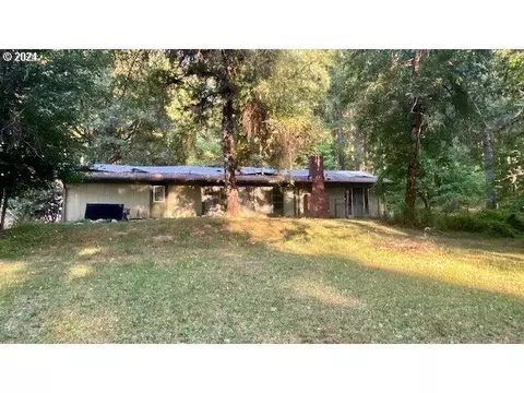 23200 Warthen Rd, Elmira, OR 97437