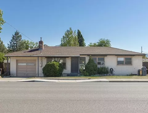 2432 Crater Lake Ave, Medford, OR 97504